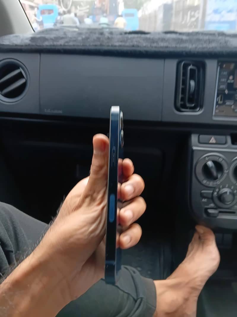 Apple iPhone 13 3