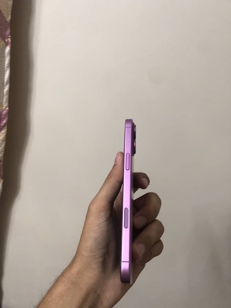 Apple iPhone 16 Plus 3
