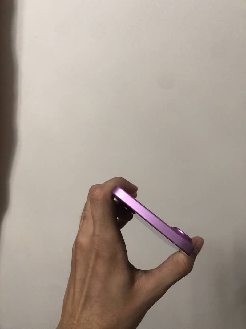 Apple iPhone 16 Plus 4
