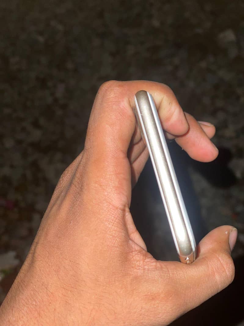 Apple iPhone 7 Plus 2
