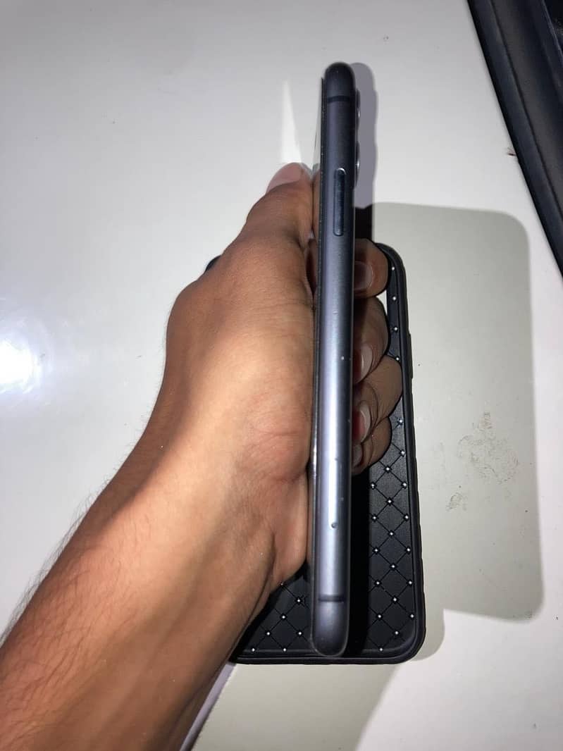 Apple iPhone 11 6
