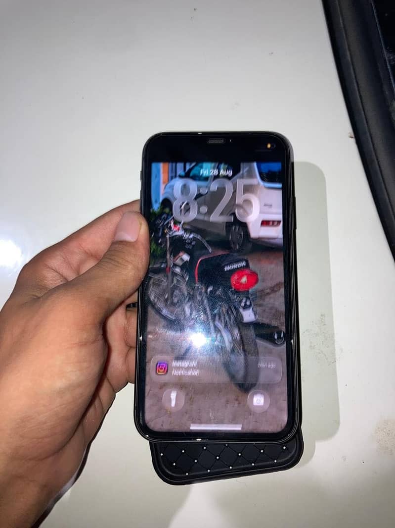 Apple iPhone 11 7