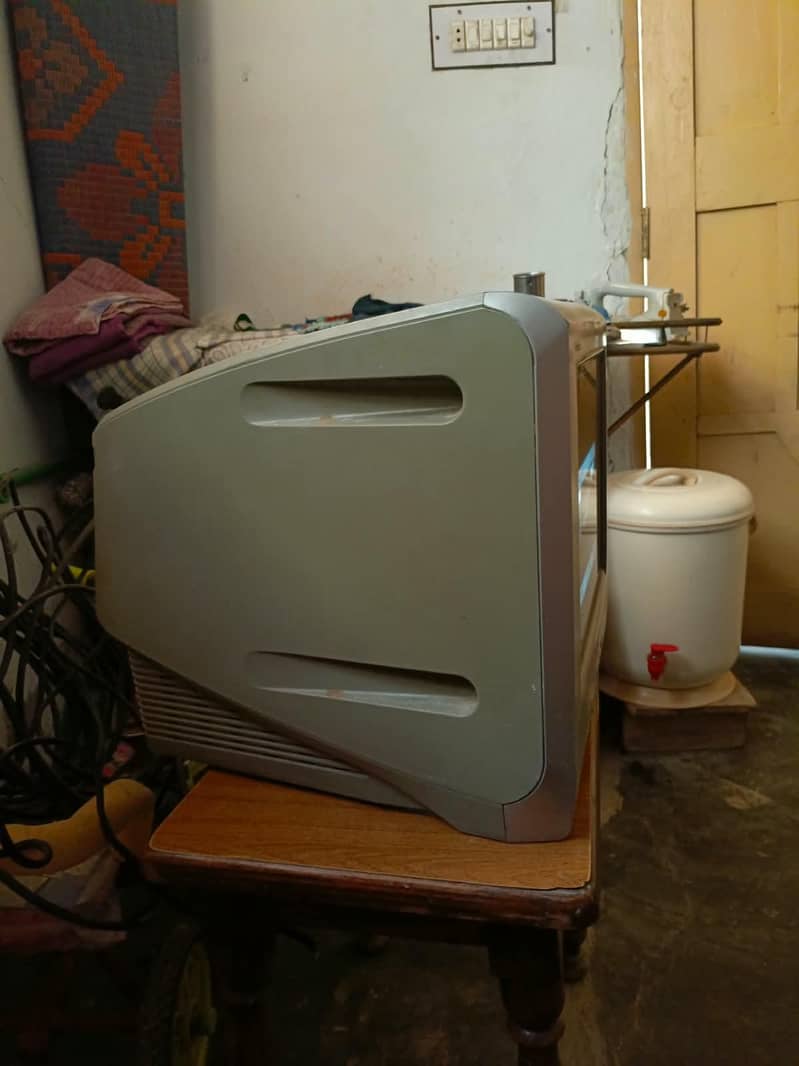 Trinitron Sony TV 4
