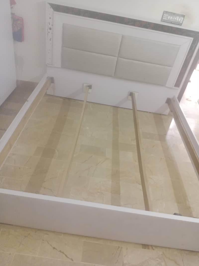 double bed 0