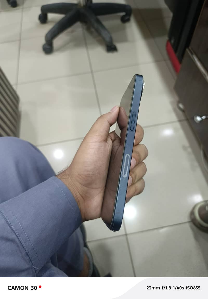 Apple iPhone 13 3