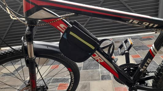 sentuor mountain bike in excellent condition.