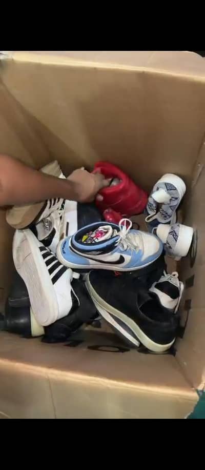All shOes Are mix Branded is reasonable prices 1 pair are not avl