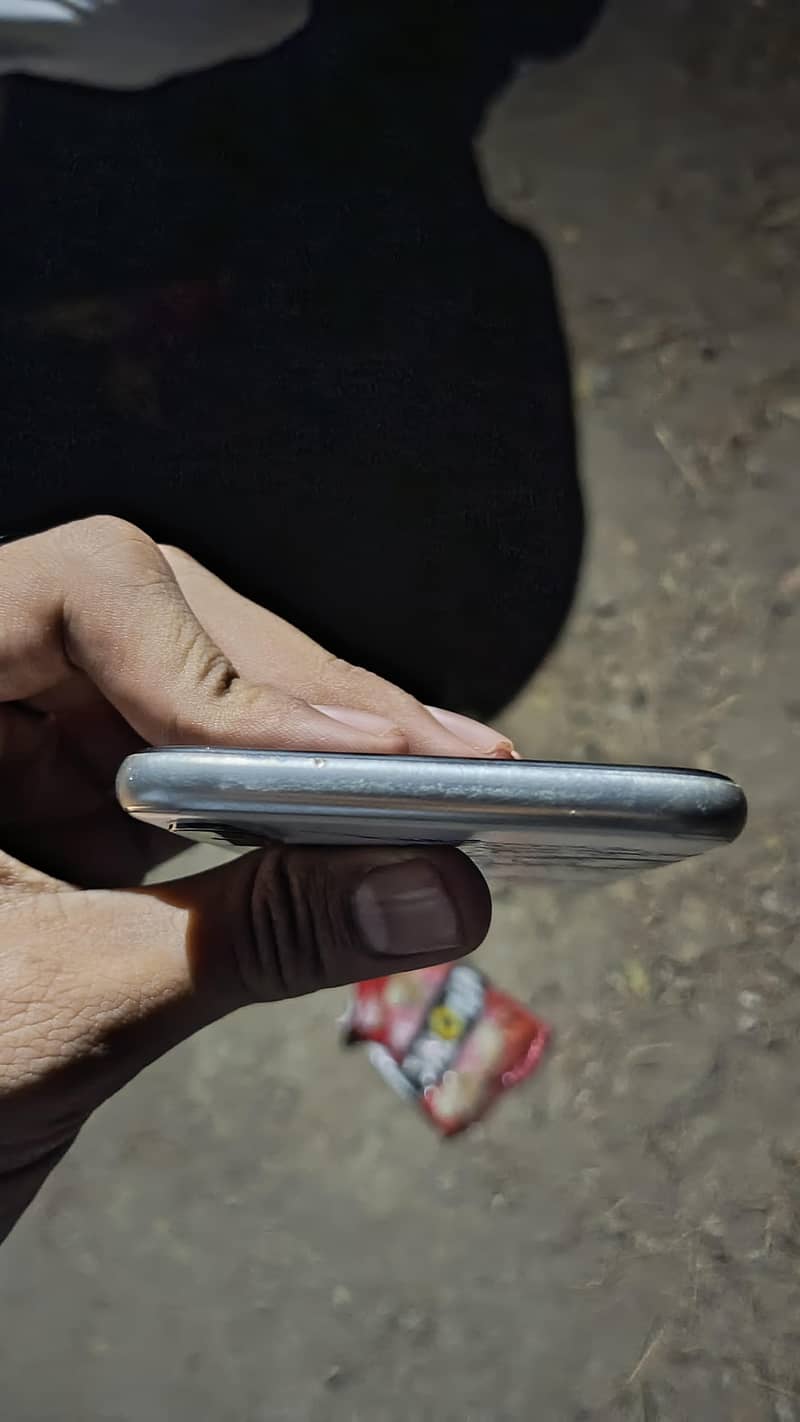 Apple iPhone X 3