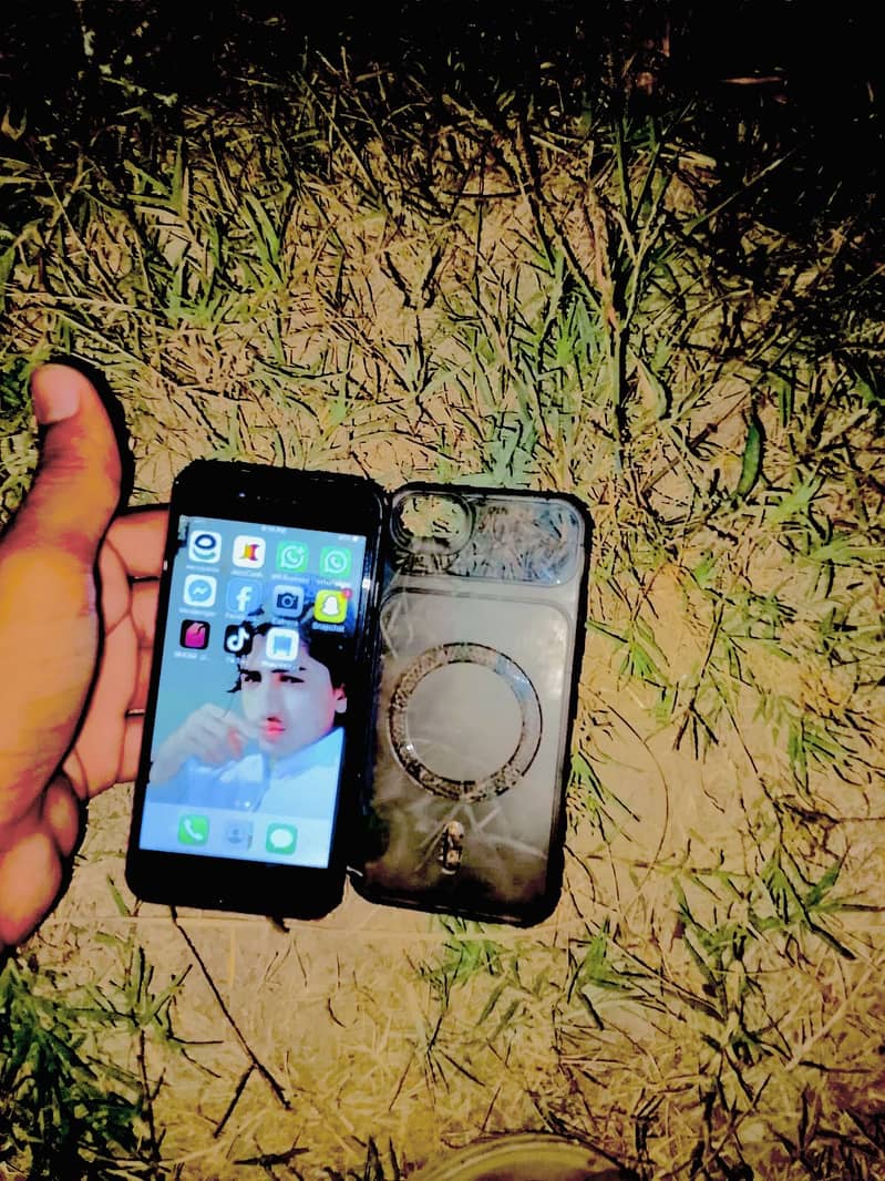 Apple iPhone 7 7