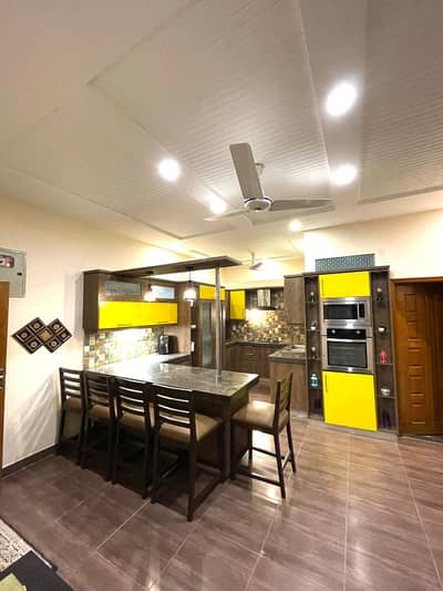 LUXURY HOUSE FOR SALE AT PRIME LOCATION OF NORTH NAZIMABAD