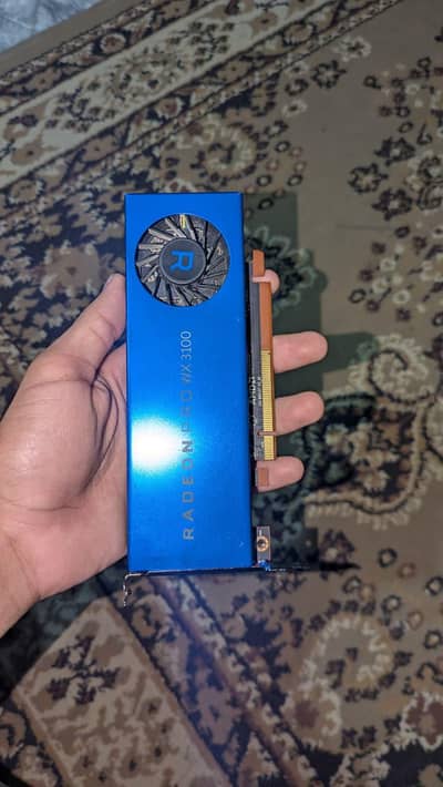 Amd Radeon Pro wx 3100 (4gb , DDr5 )