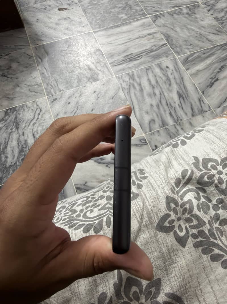 Google Pixel 7a 2
