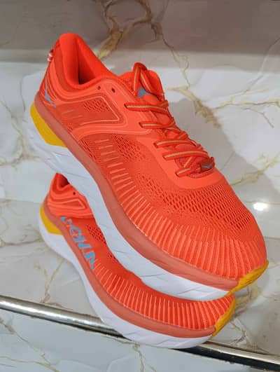 HOKA ONE ONE BONDI 7
