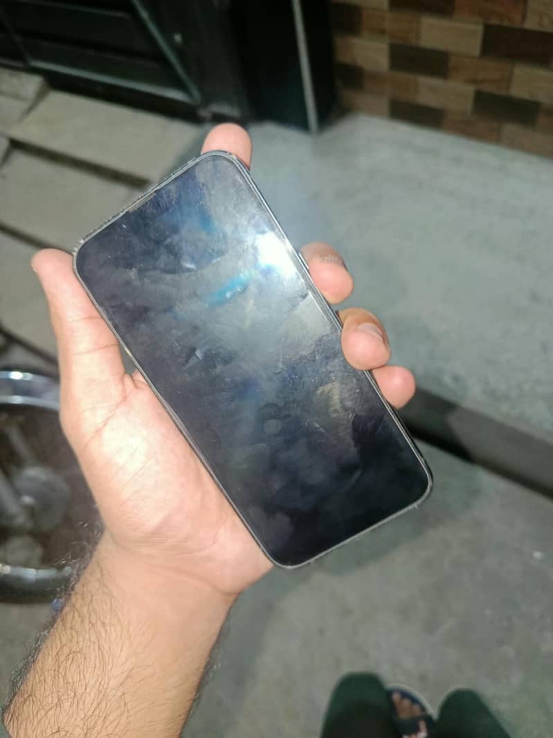 Apple iPhone 13 1