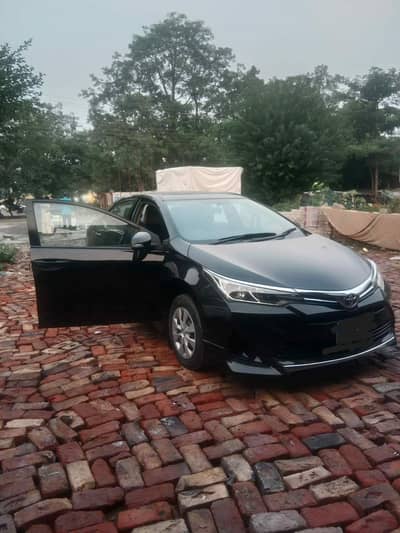 Toyota Corolla GLI 2015( price finel hia . . ) 2550.