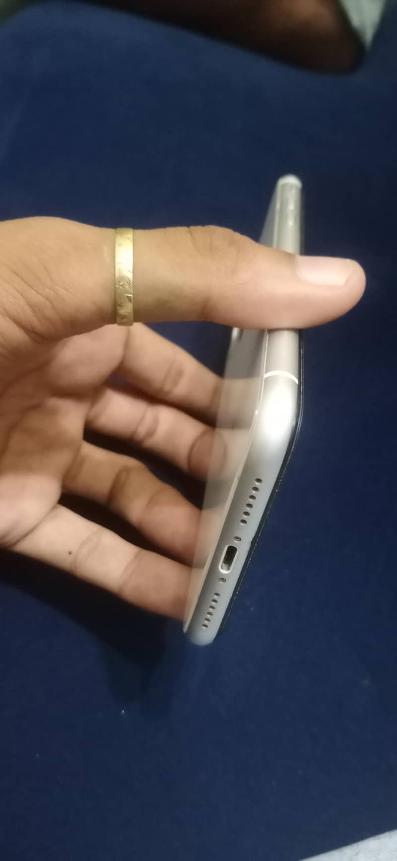 iphone xr 4