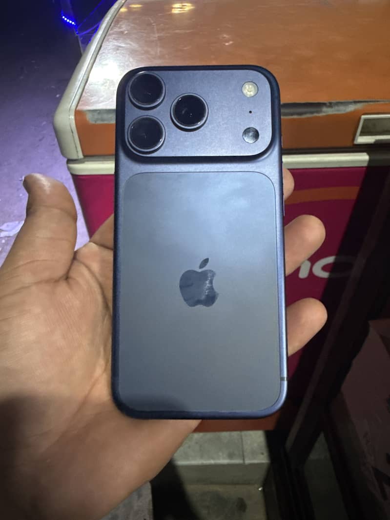Apple iPhone 17 Pro 0