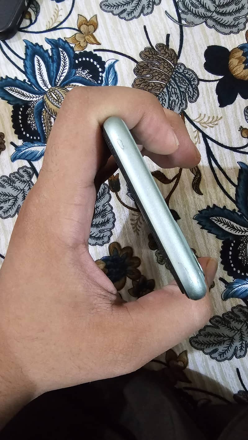 Apple iPhone 11 1