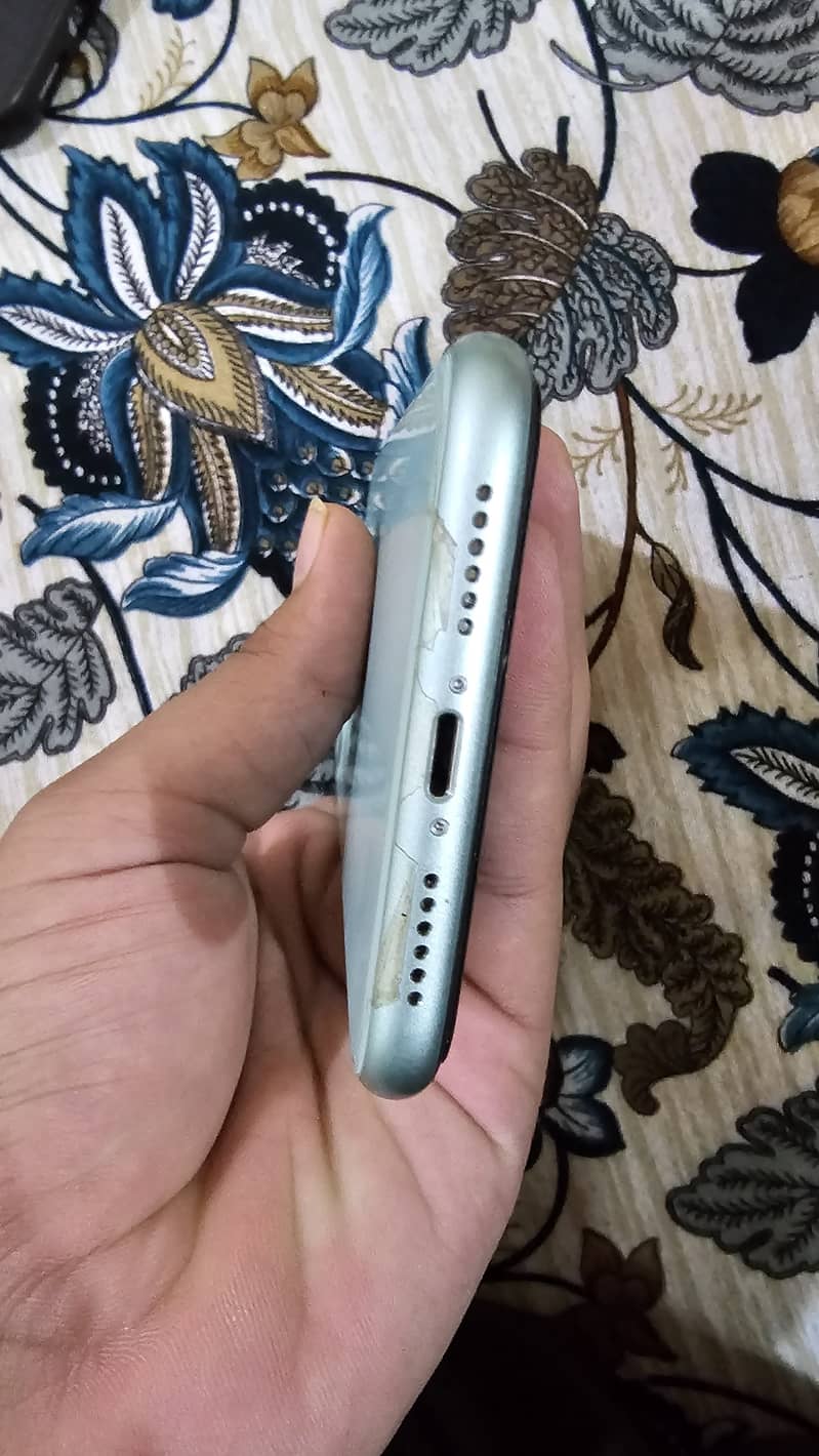 Apple iPhone 11 6
