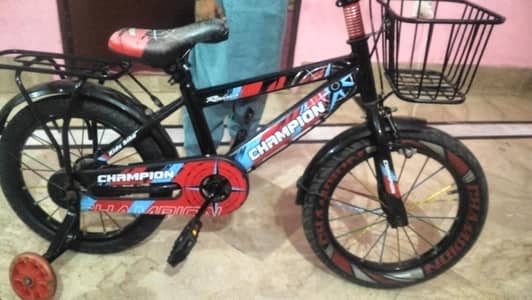 cycle bht achi h koi akm nh tyer new 2month chli huwi h