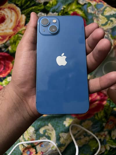 Apple iPhone 13