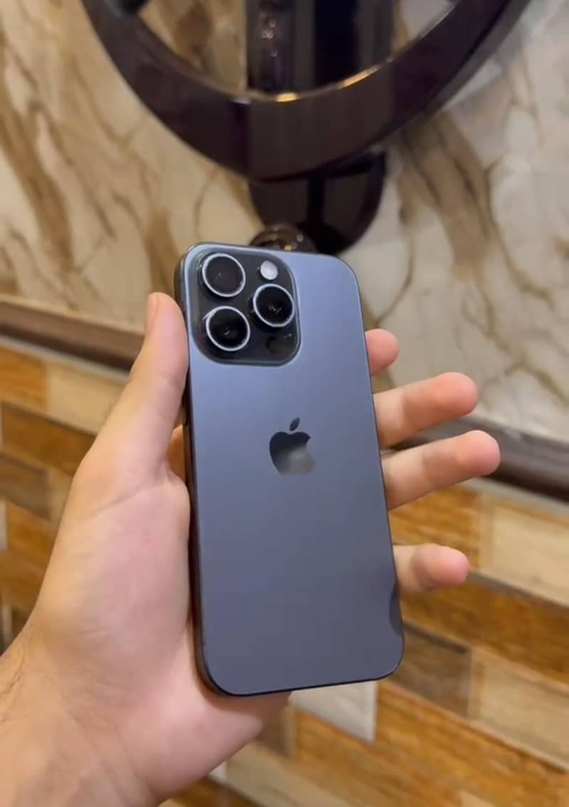 Apple iPhone 15 Pro 1