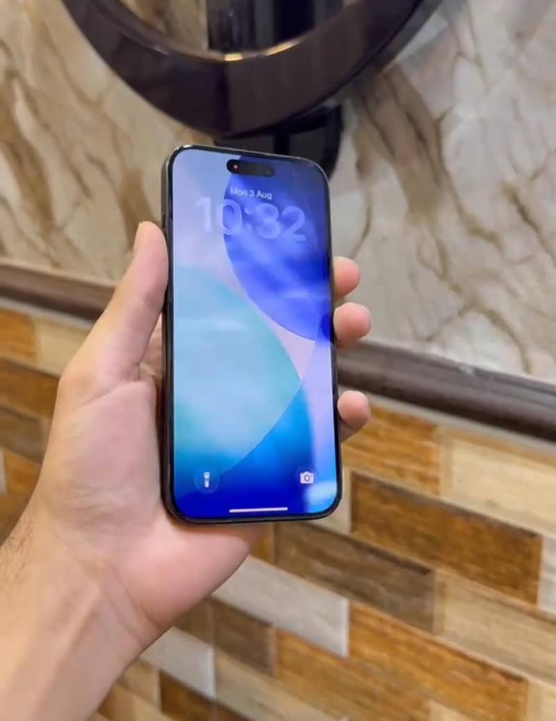 Apple iPhone 15 Pro 3