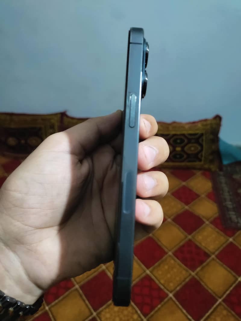 Apple iPhone 13 Pro 1