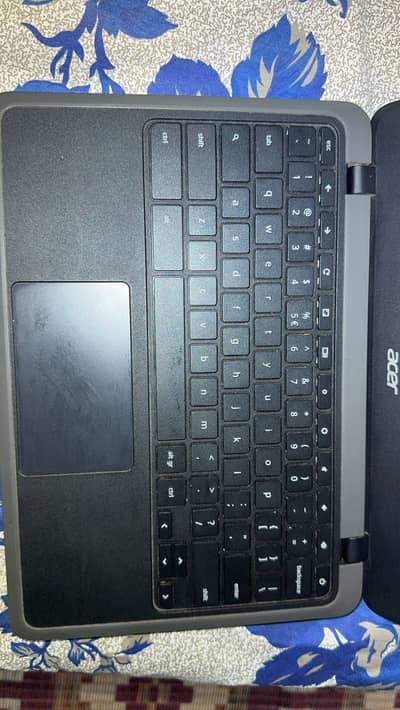 New chrome book touch & pad 4GB 32GB contact 03708609362
