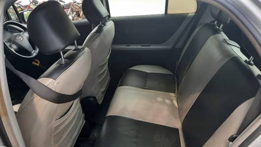 Toyota Vitz 2010