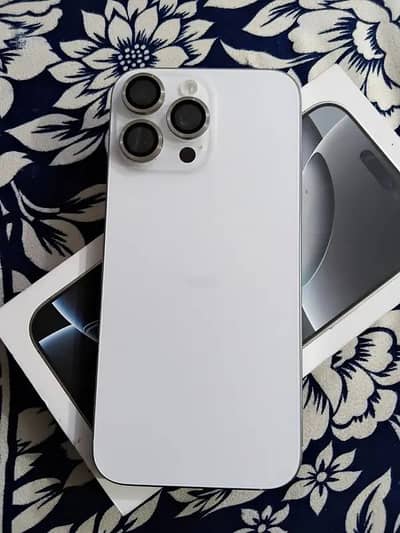 Apple iPhone 16 Pro Max