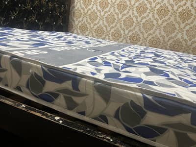Medicated matress 3-4 months used oy