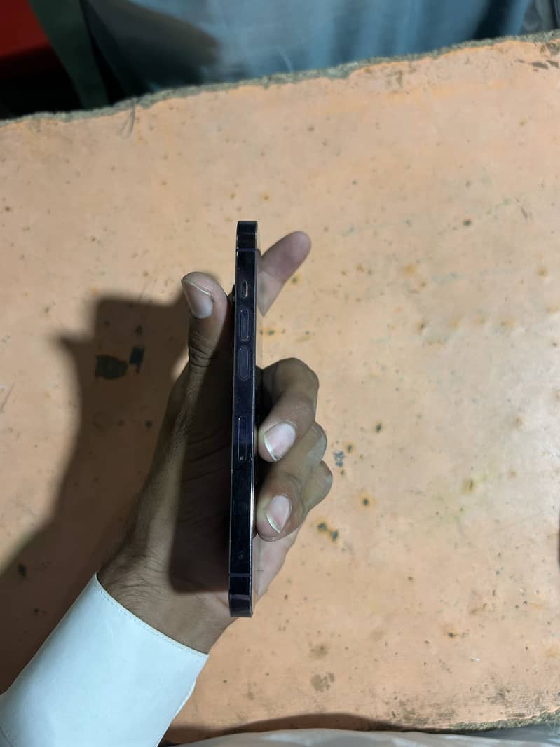 Apple iPhone 14 Pro 0