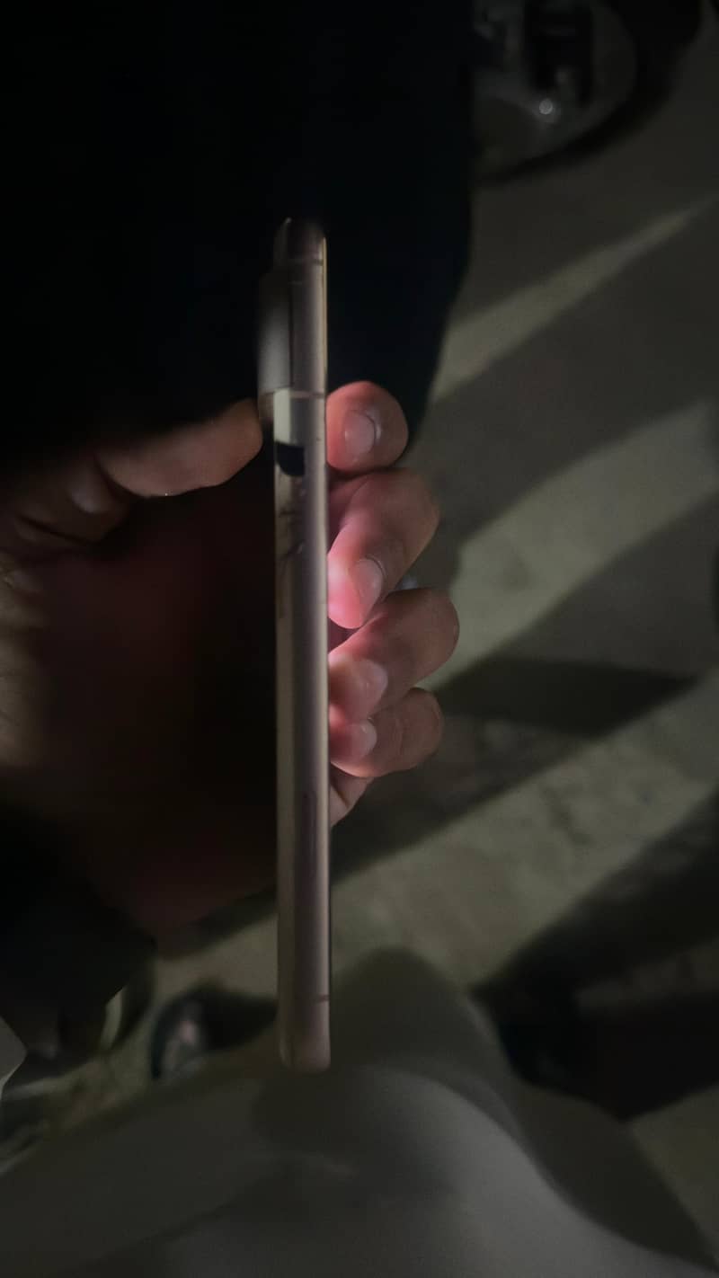 Google Pixel 8 4