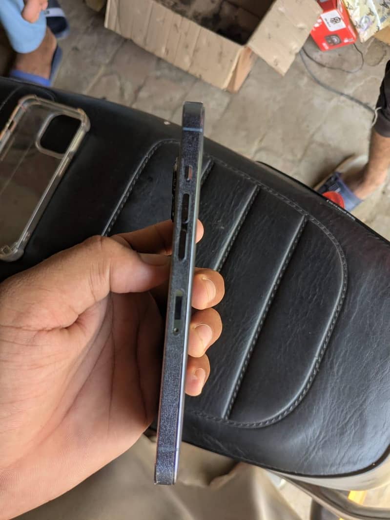 Apple iPhone 13 Pro 2