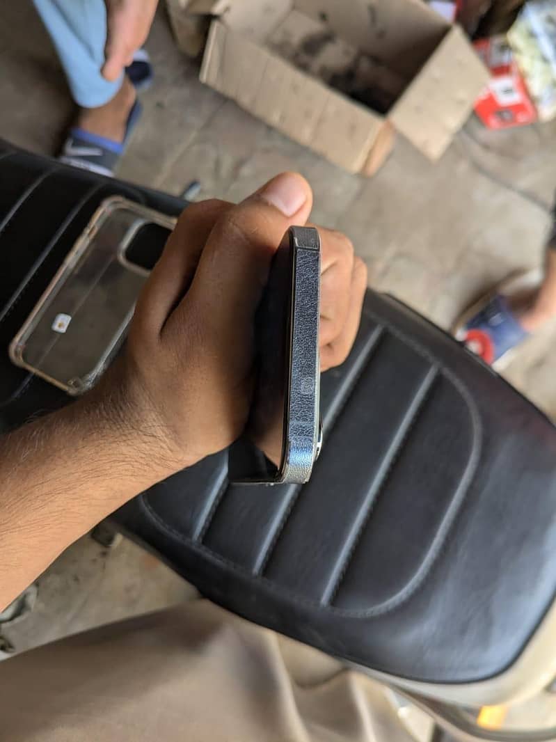 Apple iPhone 13 Pro 3
