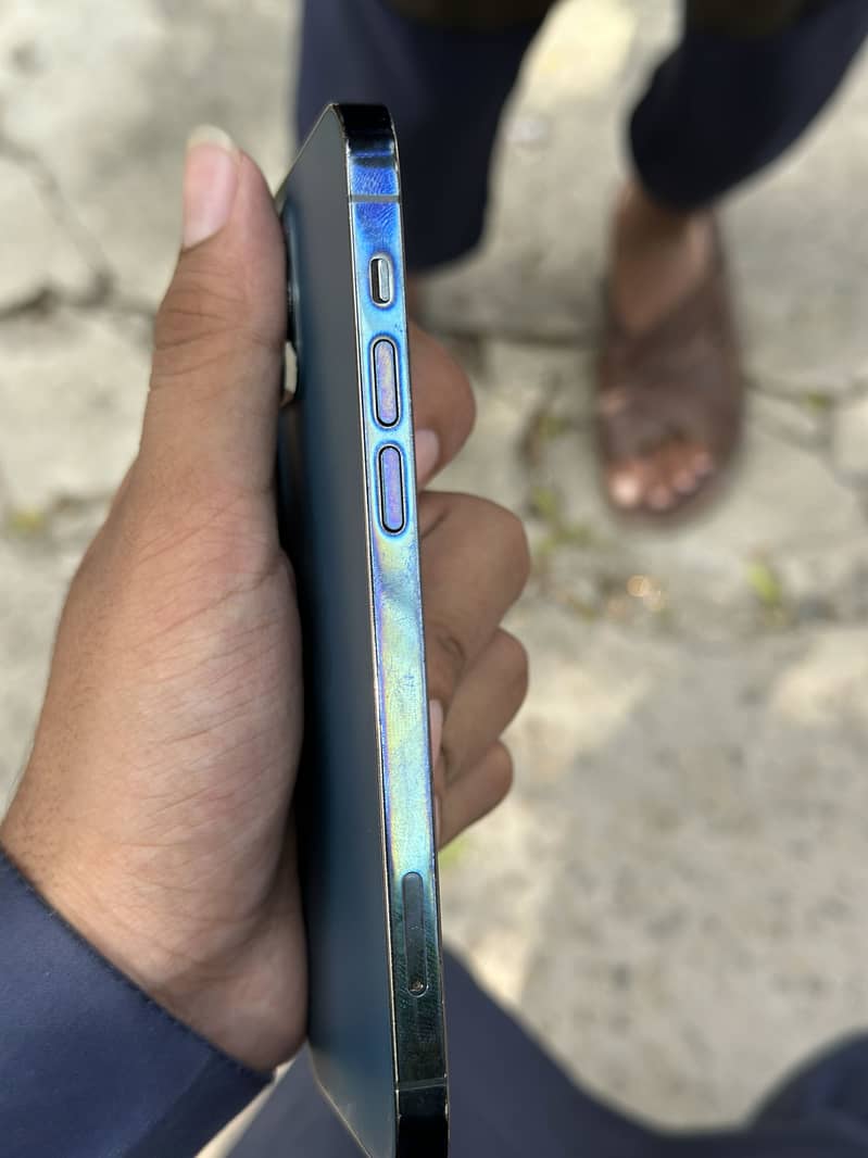 Apple iPhone 12 Pro 2