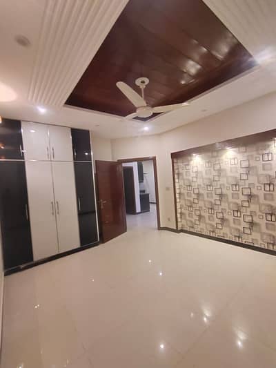 10 Marla Upper Portion For Rent PCSIR Staff Near College Road