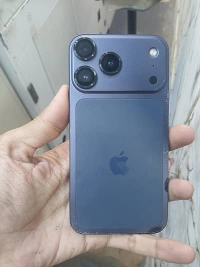 Apple iPhone XR canvert 17 pro
