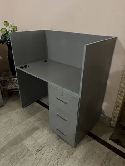 Office Workstations Available For Sale