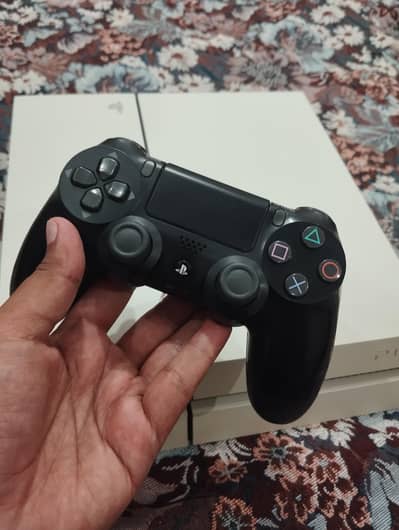 PS4 Glacier White with games - Jailbreak + 2 Controllers