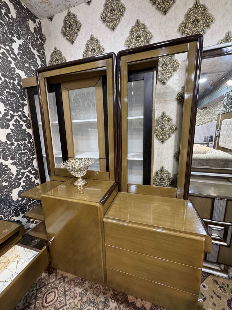 King bed full size with dressing table 3
