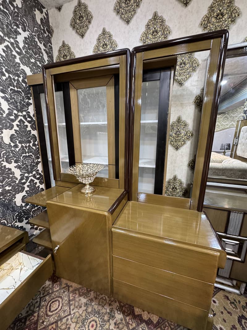 King bed full size with dressing table 4