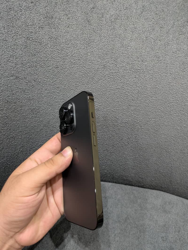 Apple iPhone 14 Pro 1