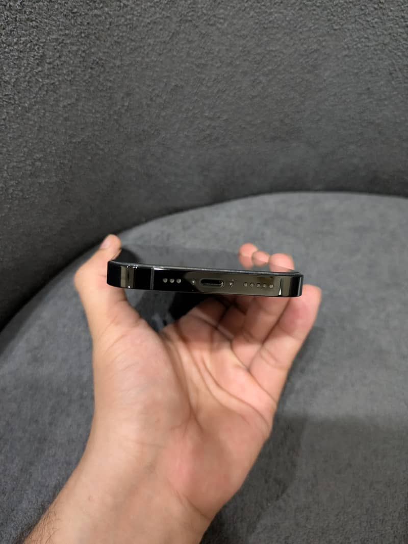 Apple iPhone 14 Pro 2