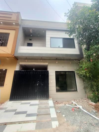 PRIME LOCATED 3 MARLA BRAND NEW HOUSE