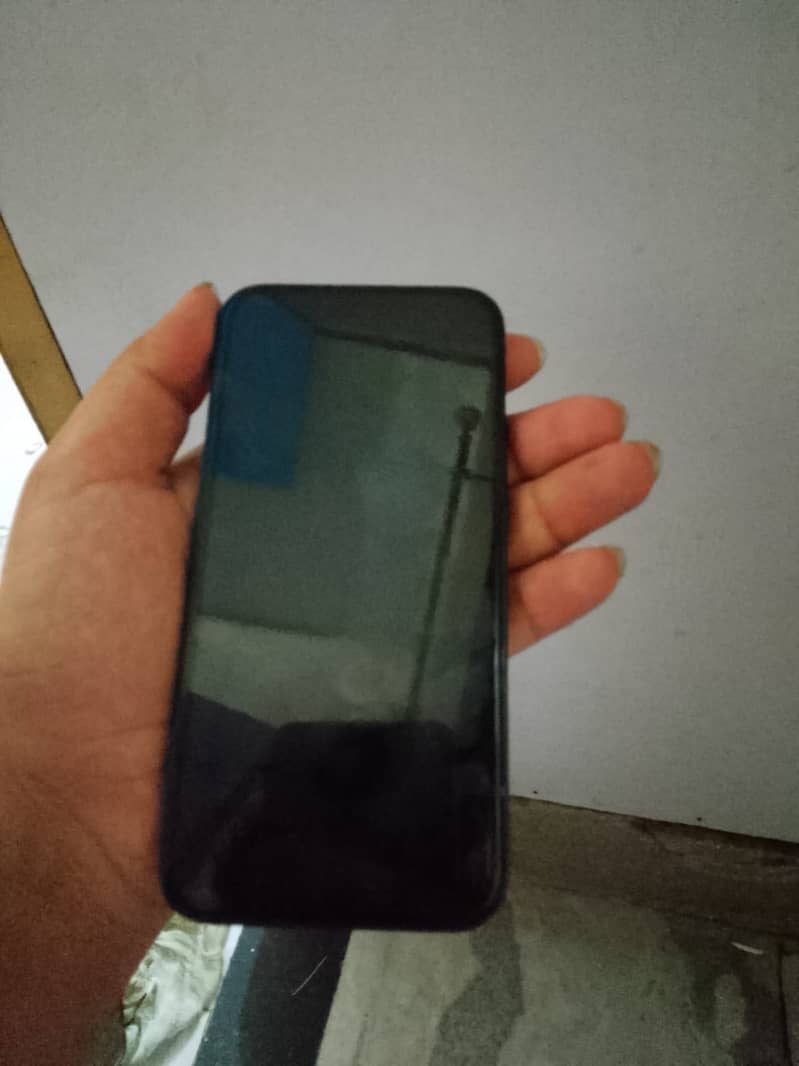 Apple iPhone 13 2