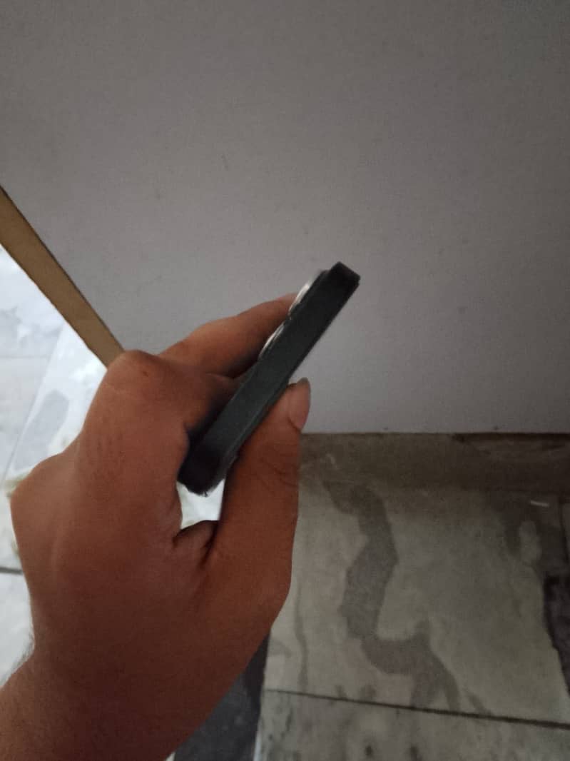 Apple iPhone 13 3
