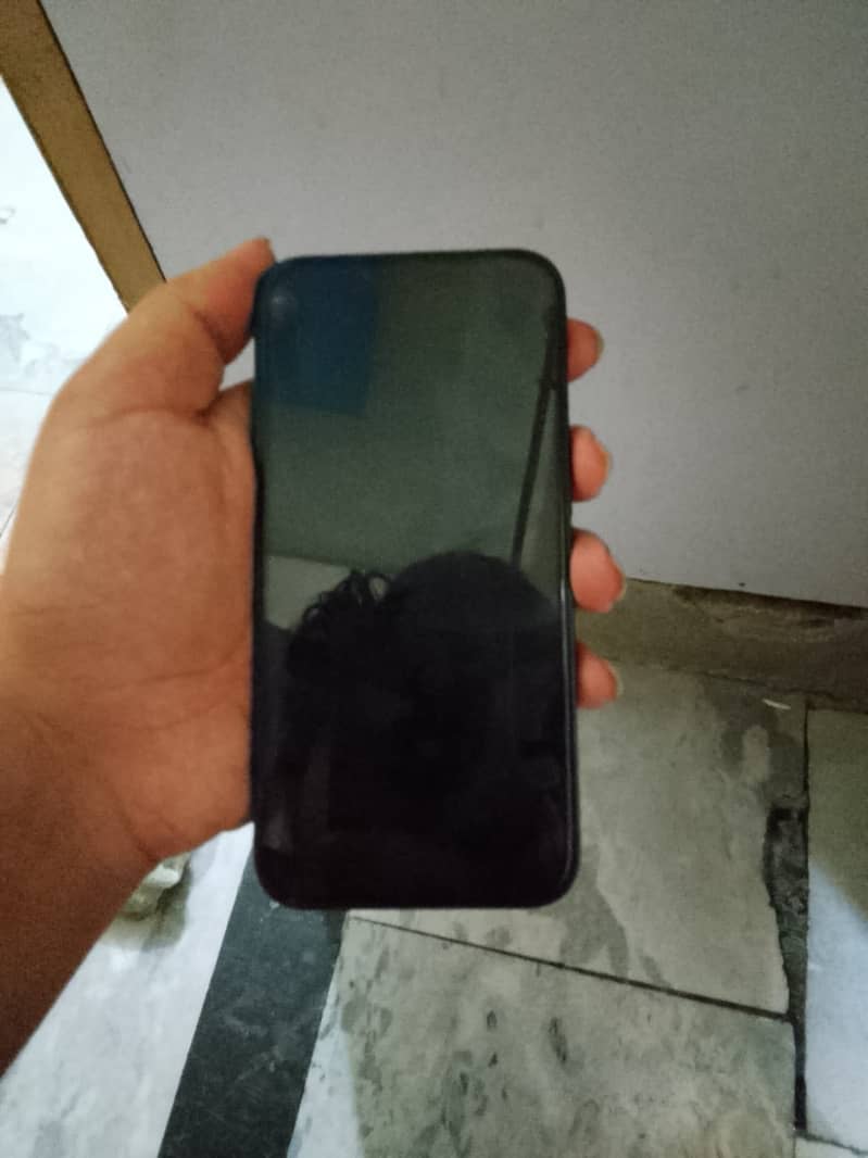 Apple iPhone 13 4