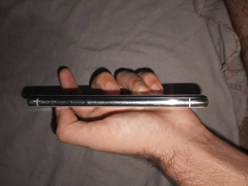 Apple iPhone X 6